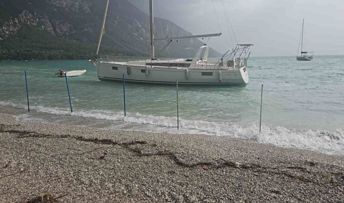 Muğla’da sabah saatlerinde etkili olan fırtına ve sağanak yağış özellikle