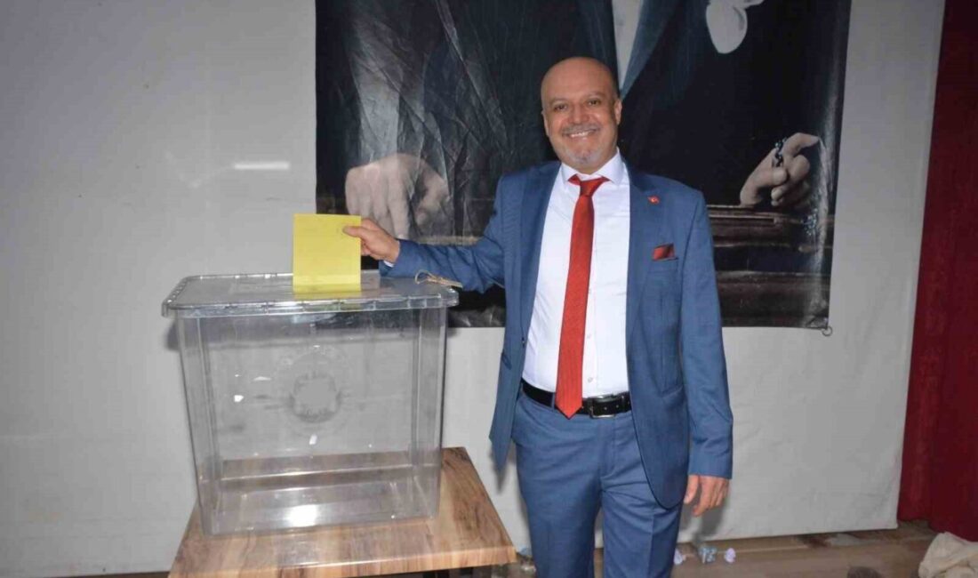 Akhisar Madeni Sanatkarlar Esnaf Odası Olağan Genel Kurulu’nda mevcut başkan