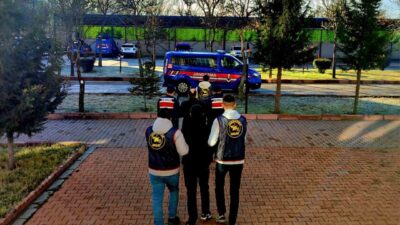 Aksaray’da haklarında kesinleşmiş hapis cezası bulunan 2 şahıs, Jandarma Suç