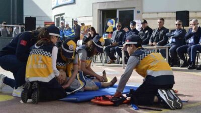 Aksu’da “Sağlıklı Çocuk Sağlıklı Gelecek” projesi kapsamında düzenlenen etkinlikte öğrenciler