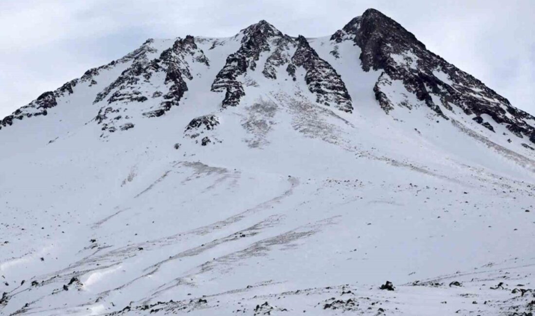 Milattan 7 bin yıl önce patlayan Hasan Dağı aradan geçen
