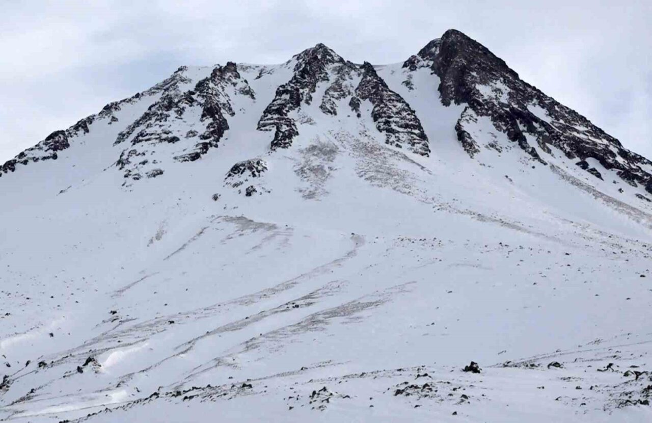 Milattan 7 bin yıl önce patlayan Hasan Dağı aradan geçen