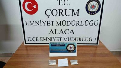 Çorum’un Alaca ilçesinde polis ekipleri tarafından 10,09 gram metamfetaminle yakalanan