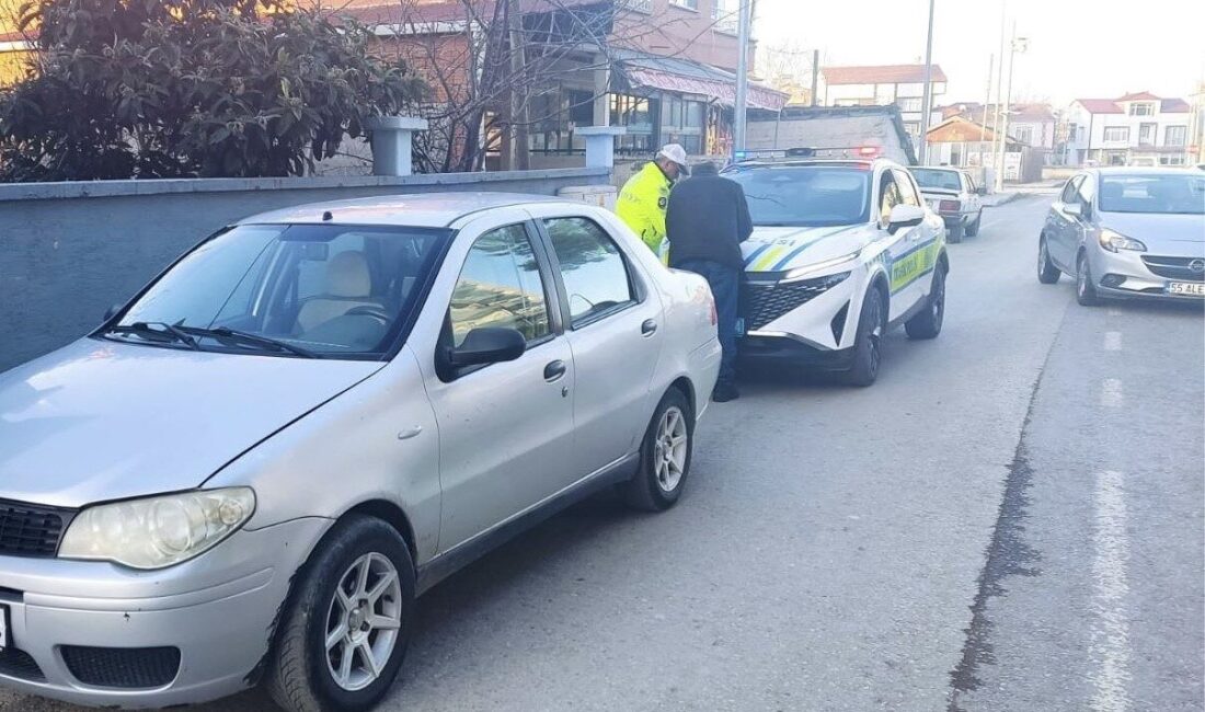 Samsun’un Alaçam ilçesinde polis ekiplerince gerçekleştirilen denetimde korsan yolcu taşımacılığı