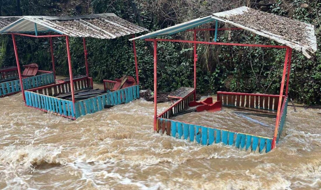 Antalya’nın Alanya ilçesinde dün akşam etkili olan sağanak nedeniyle Oba