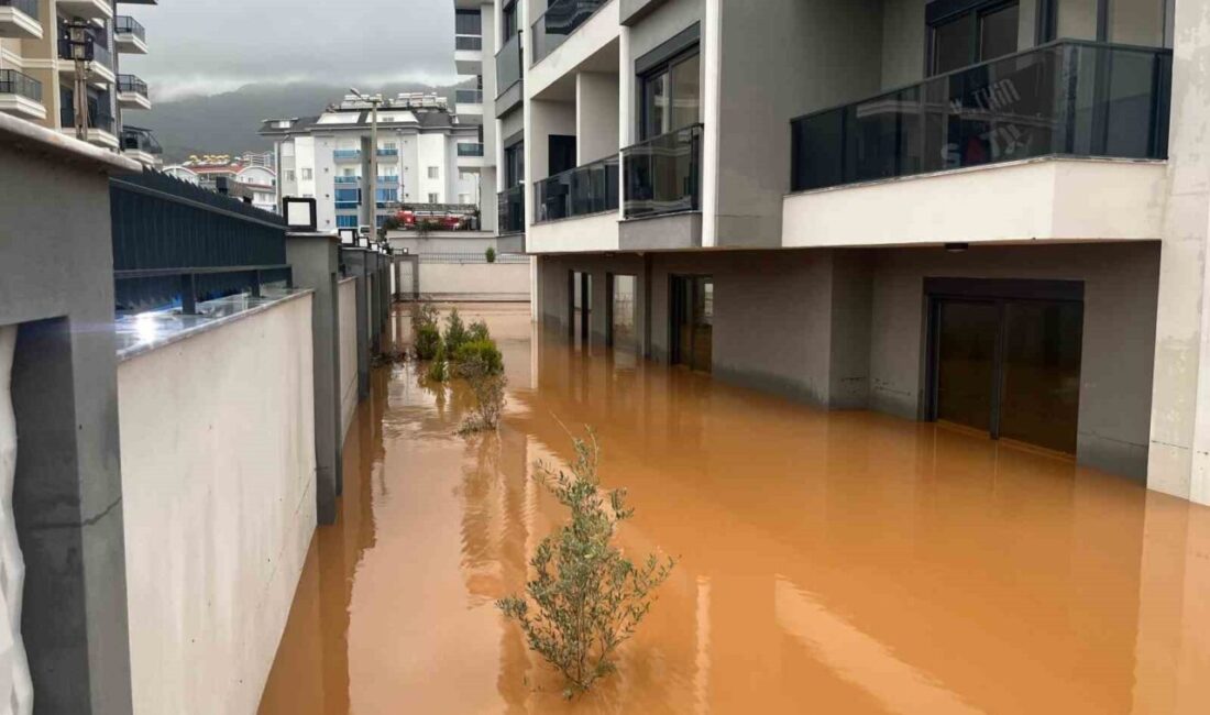 Meteoroloji 4. Bölge Müdürlüğü’nün sarı kodlu uyarısının ardından Antalya’nın Alanya