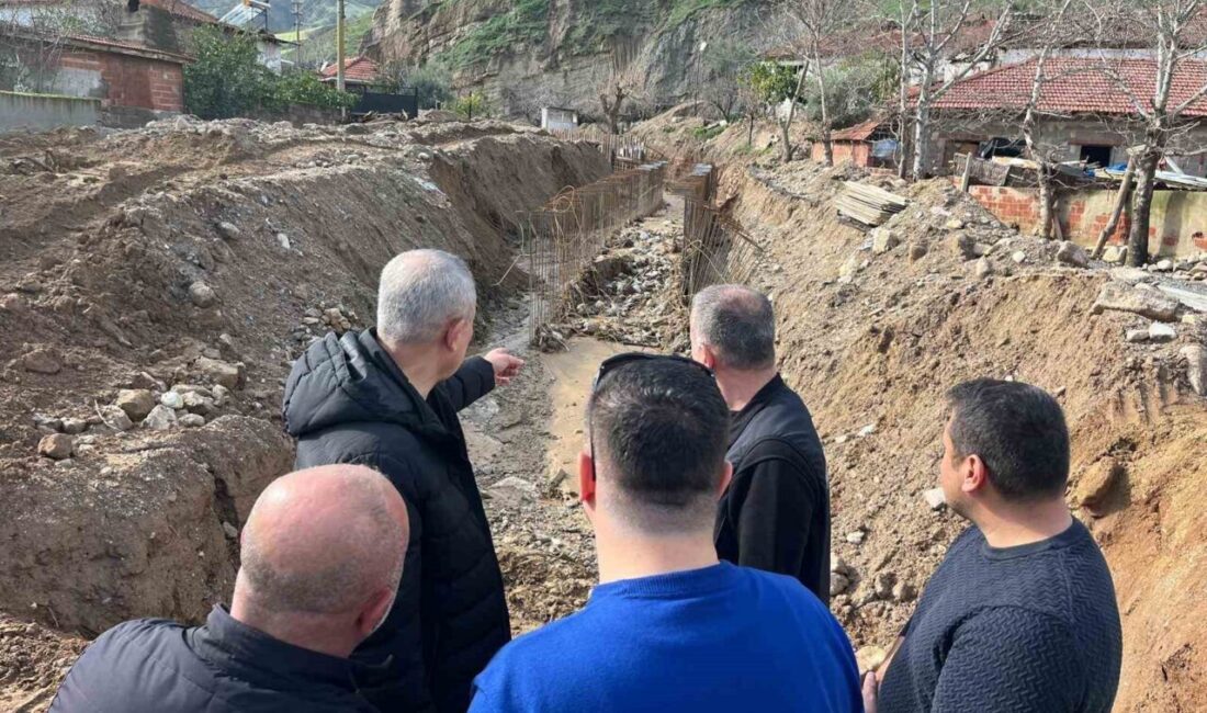 Manisa’nın Alaşehir ilçesinde gece saatlerinde etkili olan şiddetli yağış sonrası