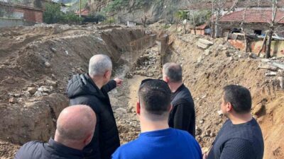 Manisa’nın Alaşehir ilçesinde gece saatlerinde etkili olan şiddetli yağış sonrası