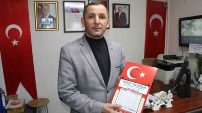 Sivas’ta bir mahalle muhtarı Ramazan ayı öncesi ay-yıldız bulunan imsakiyeler