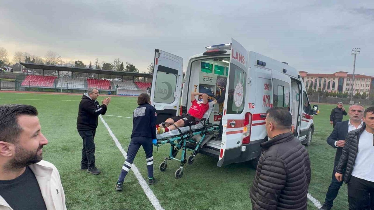 Bartın 1. Amatör Küme’de Arıt Kayadibispor-Ulus Çınarspor maçının uzatma dakikalarında