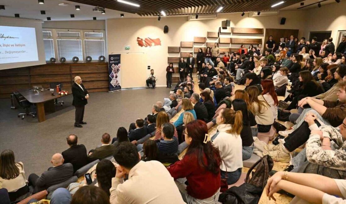 Eskişehir’e gelen yazar ve iletişim danışmanı Ali Saydam, Anadolu Üniversitesi