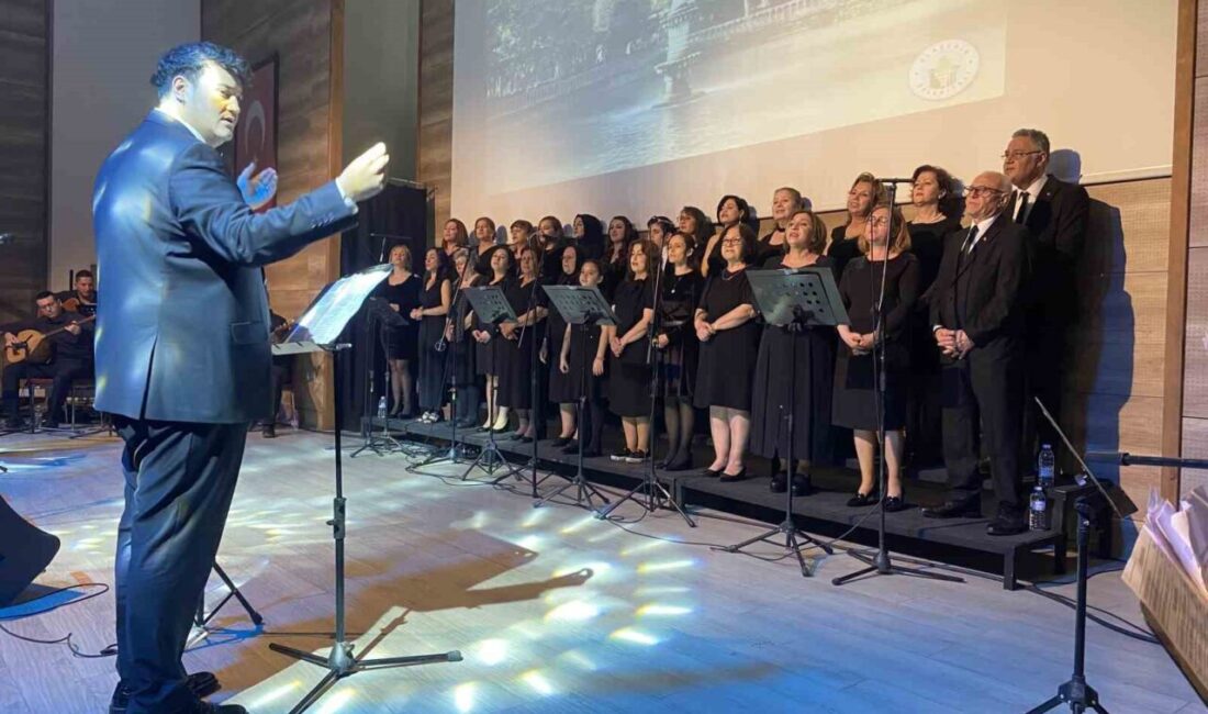 MANİSA (İHA) – Manisa’nın Alaşehir ilçesinde düzenlenen “7 Bölgenin Türküleri”