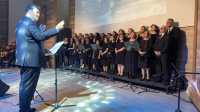 MANİSA (İHA) – Manisa’nın Alaşehir ilçesinde düzenlenen “7 Bölgenin Türküleri”