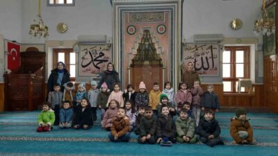 Bilecik’te anaokulu öğrencileri Yediler Camii’nde İslam kültürünü öğrendi. Bilecik’te Mehmet