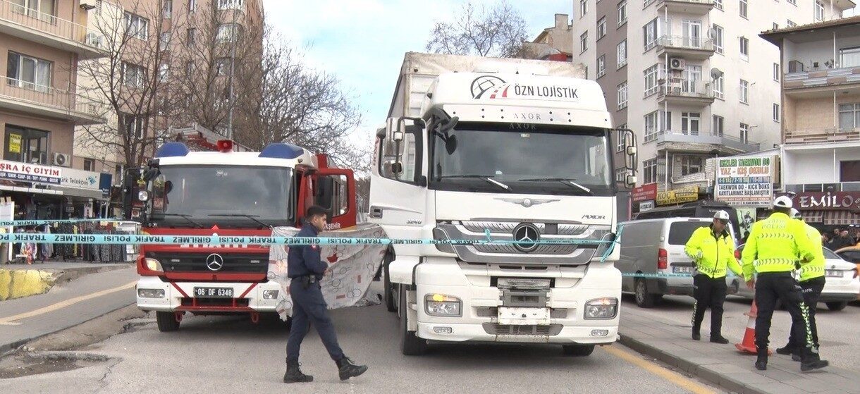Ankara’da Cebeci Tren İstasyonu’nun önünde tırın altında kalan yaşlı kadın