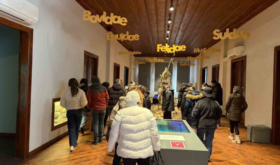 Çankırı’ya gelen 30 kişilik yerli turist kafilesi, kentin tarihi ve