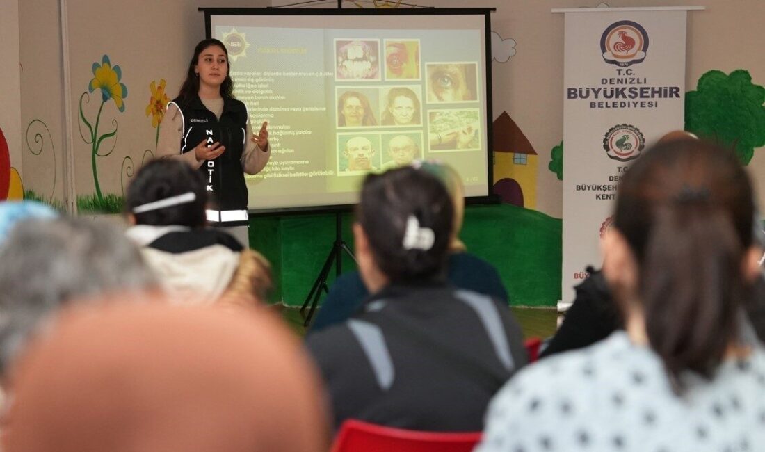 Denizli Büyükşehir Belediyesi Karaman Sosyal Etkinlik Merkezi’nde düzenlenen seminerde, annelerin