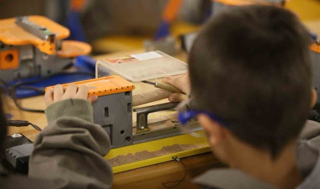 Kepez Belediyesi bünyesinde hizmet veren Antalya Bilim Merkezi, sömestir tatilinde