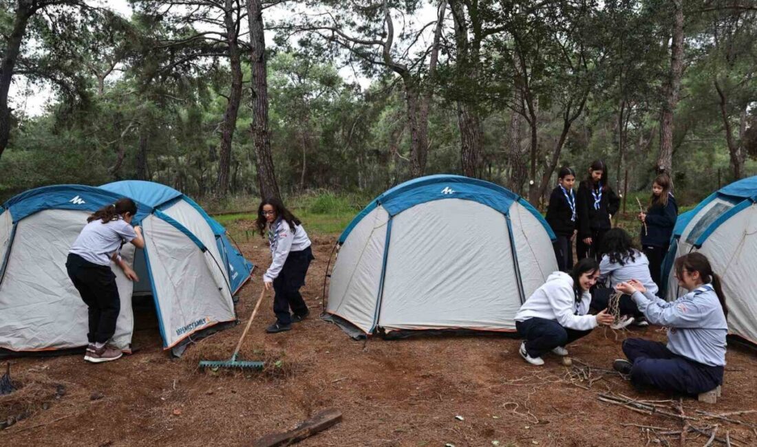 Antalya Büyükşehir Belediyesi’nin izcilik çalışmaları kapsamında farklı dönemlerden izciler, Gençlik