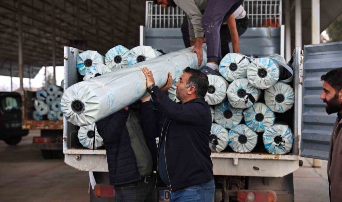 Antalya Büyükşehir Belediyesi Tarımsal Hizmetler Dairesi Başkanlığı ekipleri hortum ve