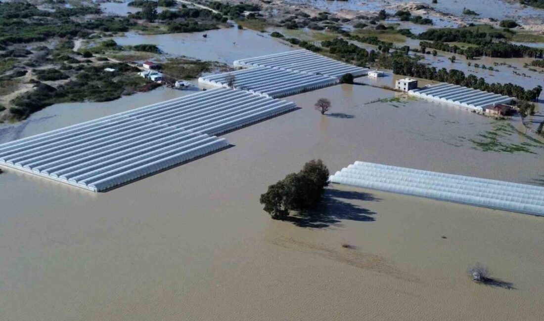 Antalya’nın Kaş ilçesinde etkili olan sağanağın ardından bazı mahallelerde sera