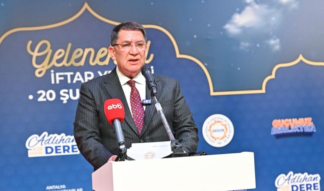 Antalya Esnaf ve Sanatkârlar Odaları Birliği’nin (AESOB) geleneksel iftar programı,