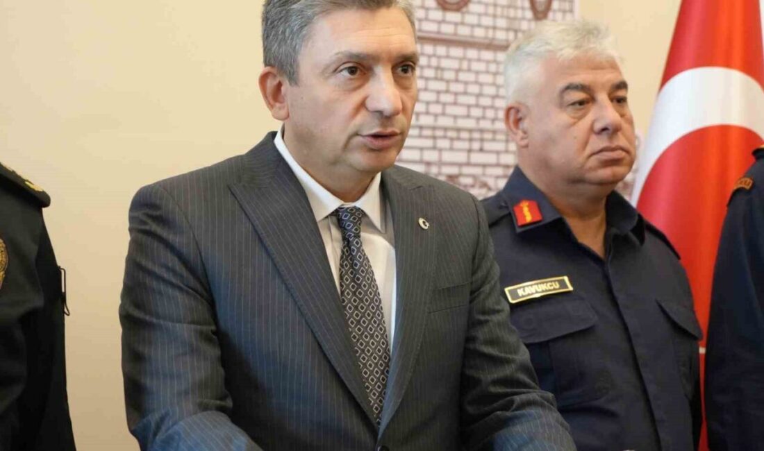 Antalya Valisi Hulusi Şahin, yolcu otobüsünün devrilmesi sonucu 10 kişinin