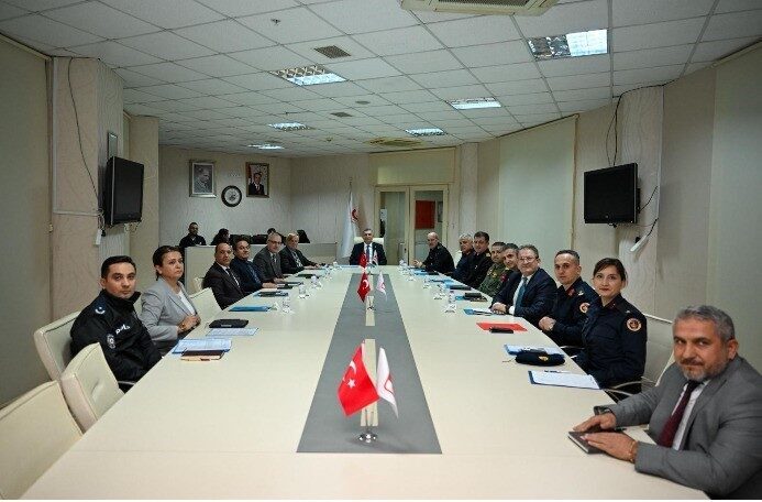 Antalya’da 112 Acil Çağrı Hizmetleri İl Koordinasyon Komisyonu Toplantısı Vali