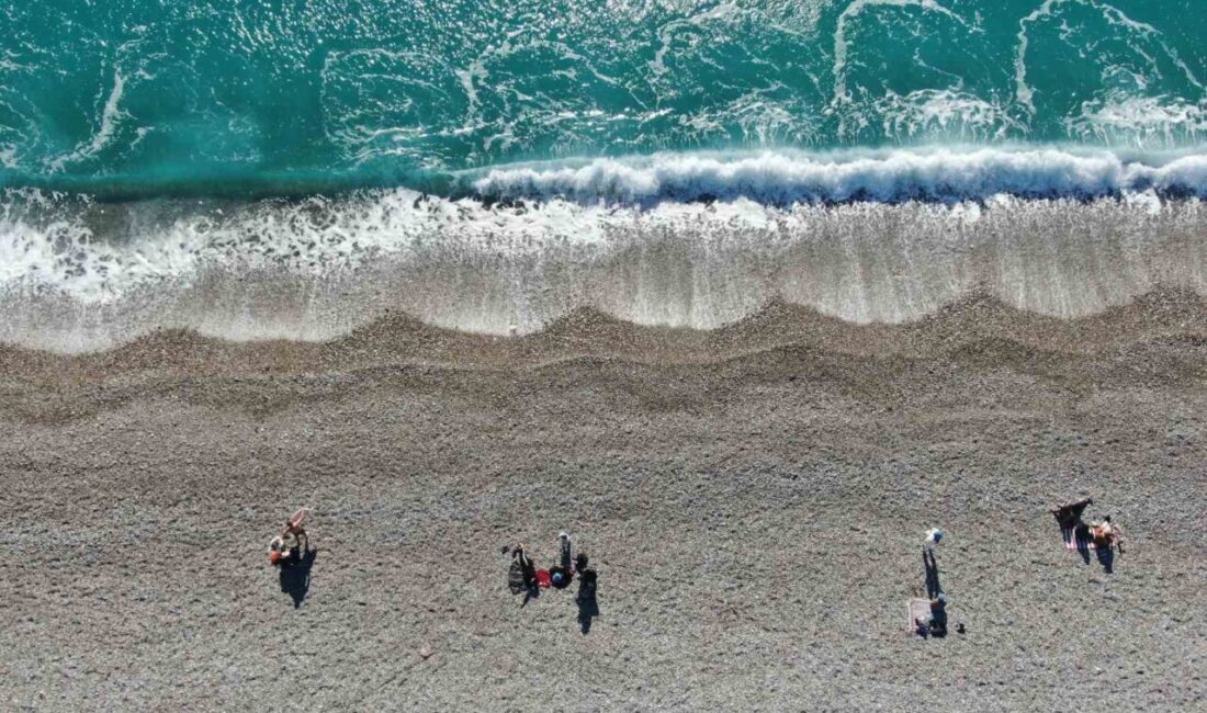 Antalya’da dün etkili olan sağanak ve şiddetli rüzgarın ardından bugün