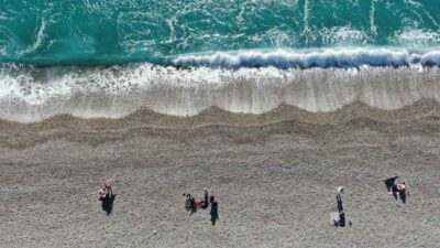 Antalya’da dün etkili olan sağanak ve şiddetli rüzgarın ardından bugün