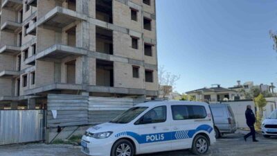 Antalya’nın Gazipaşa ilçesinde yapımı süren bir inşaatta 5’inci kattan düşen