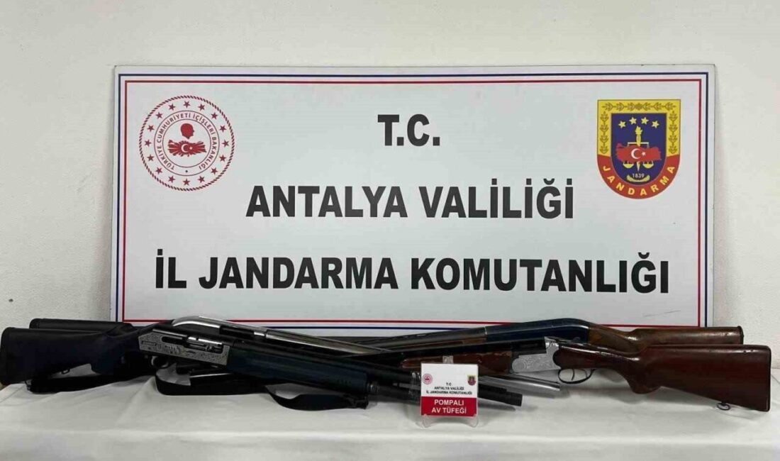Antalya’nın Döşemealtı ilçesinde jandarma ekiplerince düzenlenen devriyede ruhsatsız 4 adet