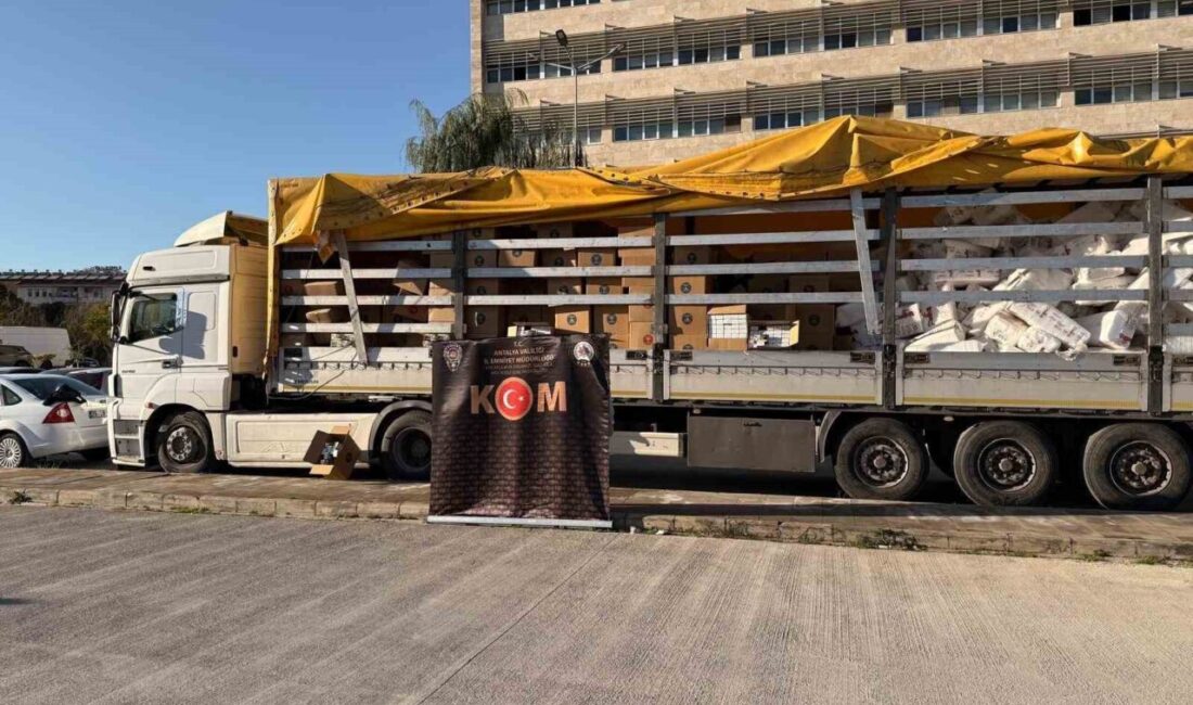Antalya’da bir tır ve dorsesinde 7 milyon 440 bin adet