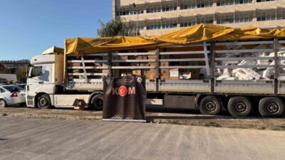 Antalya’da bir tır ve dorsesinde 7 milyon 440 bin adet