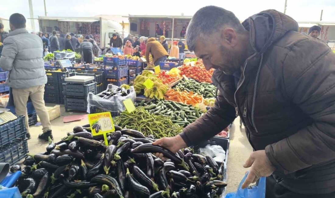 Afyonkarahisar’da kurulan semt pazarlarında kilogram fiyatı 80-150 TL arasında değişen