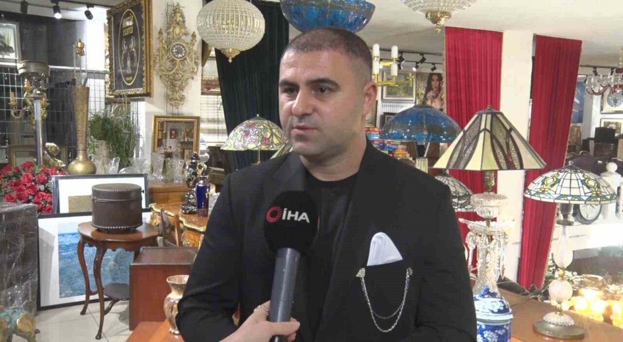 Ümraniye’de antikacılık yapan Cengiz Batkitar, son dönemde sosyal medya üzerinden