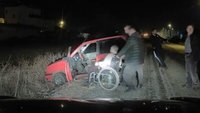 Aksaray’da engelli sürücünün direksiyon hakimiyetini kaybetmesi sonucu kontrolden çıkan araç