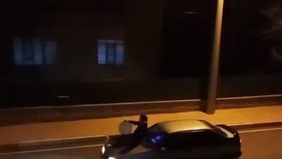 Niğde’nin Bor ilçesine bağlı Fatih Mahallesi’nde sahur davulcusunun ilginç yöntemi