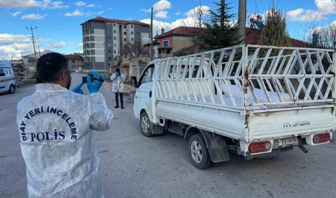 Karaman’da park halindeki aracında hareketsiz halde bulunan şahıs, kaldırıldığı hastanede