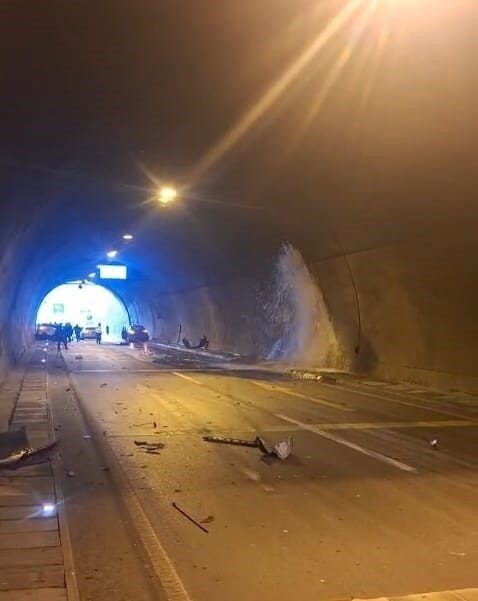 Trabzon’un Araklı ilçesinde tünel içerisinde meydana gelen trafik kazasında ilk