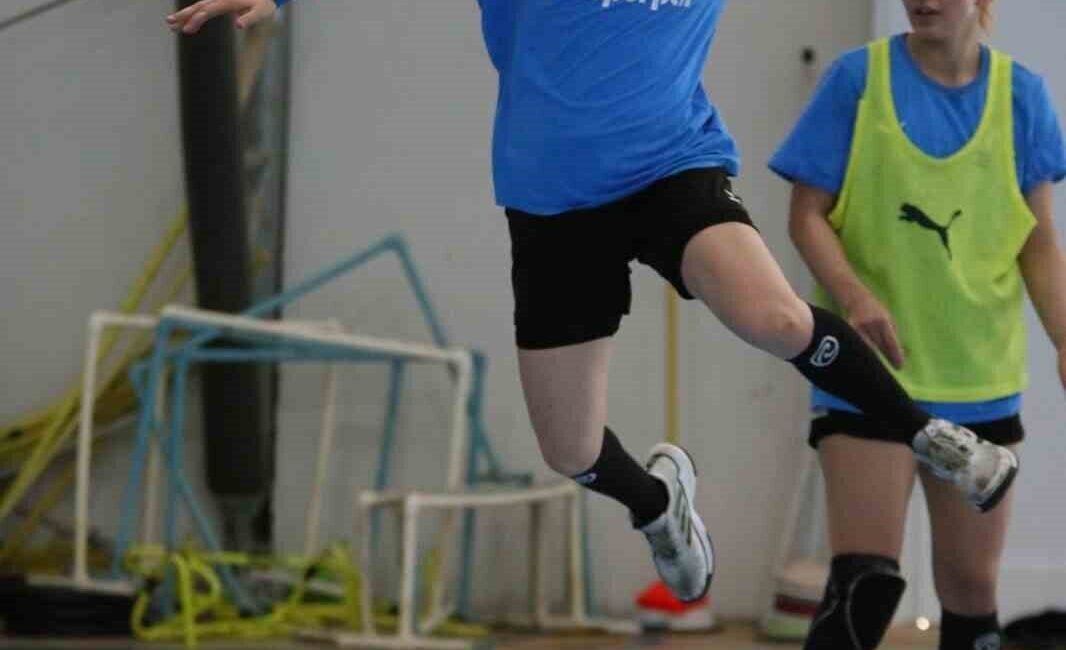 Hentbol Kadınlar Süper Ligi’nde zirve mücadelesi veren Armada Praxis Yalıkavakspor,