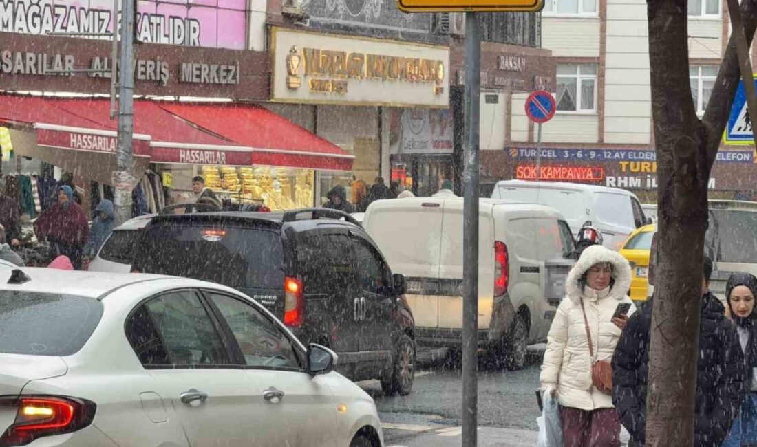 İstanbul Arnavutköy’de kar yağışı sabah saatlerinden itibaren zaman zaman etkisini