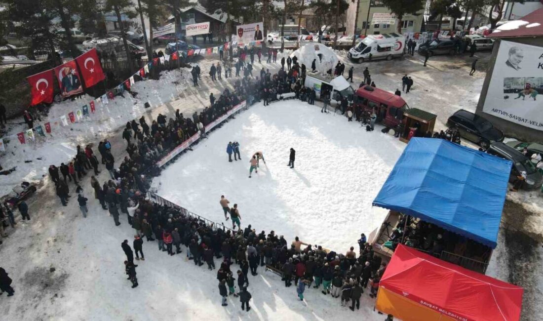 Artvin’in Şavşat ilçesine bağlı Veliköy’de 300 yıllık kar üstü karakucak