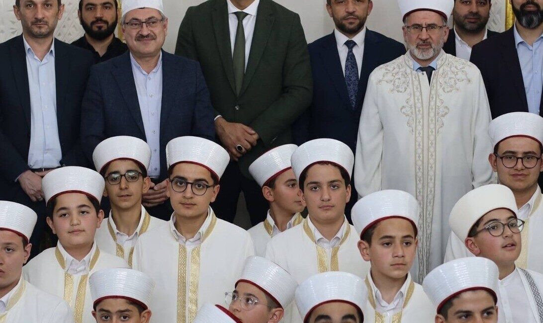 Erzurum’un Aşkale ilçesinde, Emine Hatun Yatılı Erkek Kur’an Kursu’ndan mezun