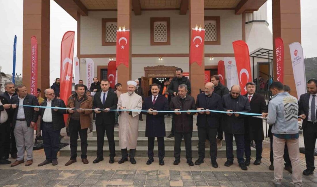 Hatay’da deprem sonrası inşa edilen 119’uncu cami olan Kisecik Arif