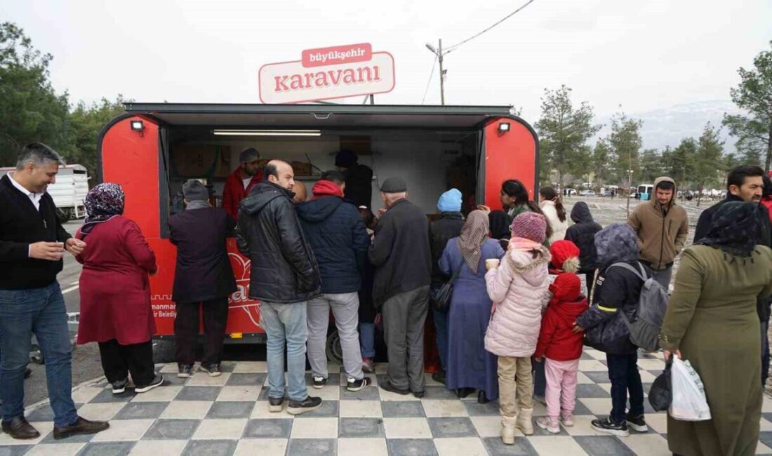 Kahramanmaraş 6 Şubat depremlerinin üçüncü yıl dönümünde, Kapıçam Şehir Mezarlığı