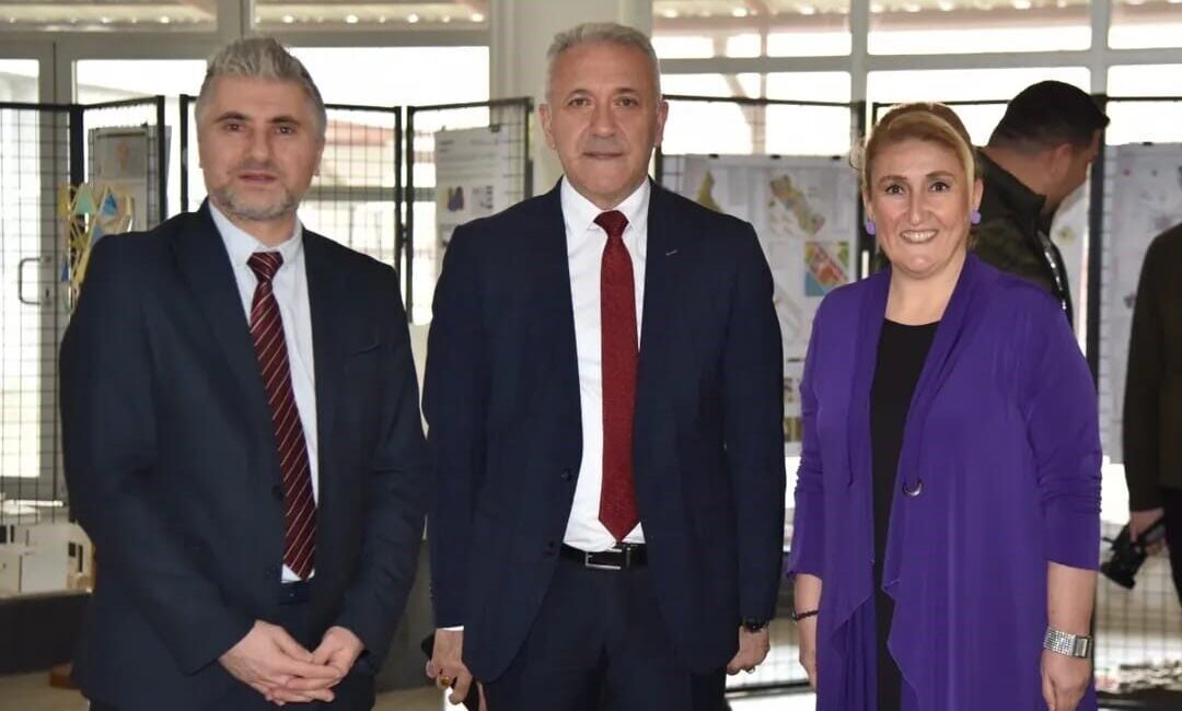 Atakum’da gerçekleştirilen Engelli Farkındalık Atölyesi’nde, kent planlamasında erişilebilirlik durumu masaya