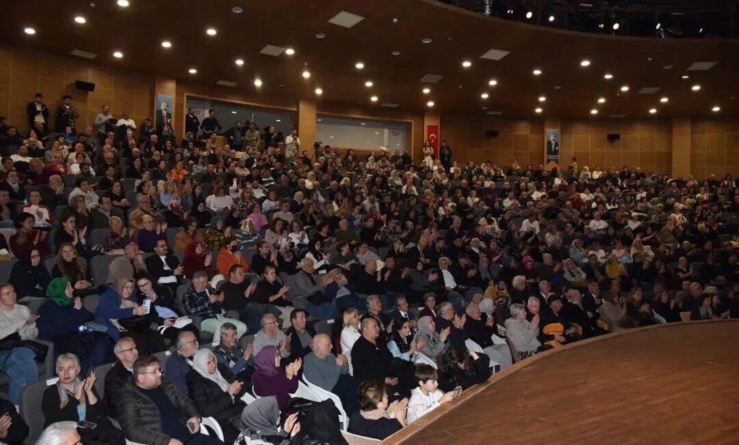 Samsun Atakum Belediyesi’nin öncülüğünde düzenlenen Ramazan programı kapsamında, İlahiyatçı ve