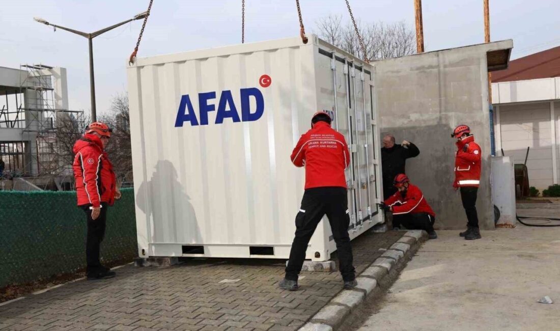 Deprem riskine karşı hazırlık çalışmalarını aralıksız sürdüren Ataşehir Belediyesi, ilçe