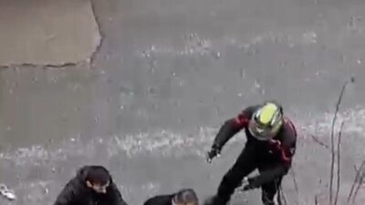 Ataşehir’de iki sürücü arasında çıkan yol verme tartışması tekme ve